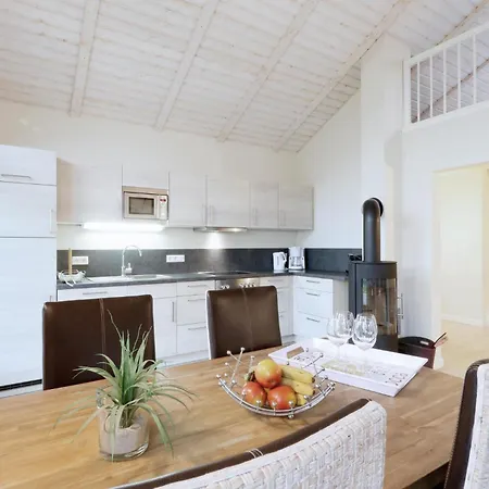 Pet Friendly In With Kitchen